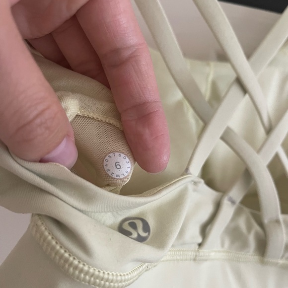 Lululemon Energy Bra in Lemon Ice - Picture 3 of 6